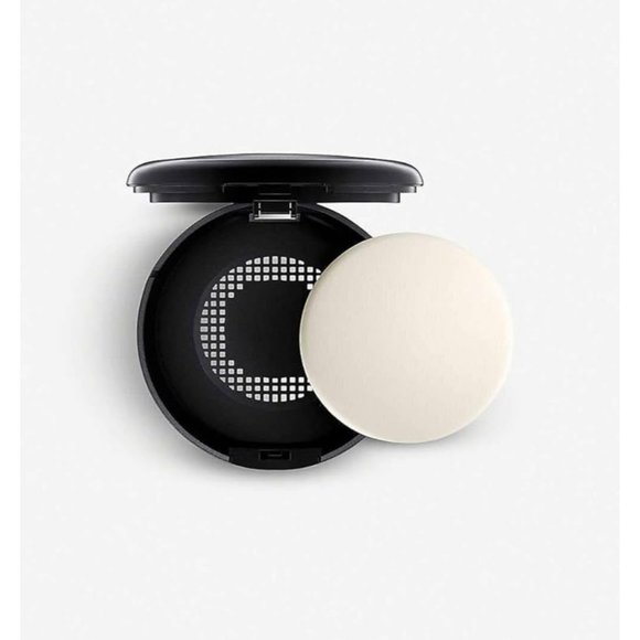 MAC Studio Tech Foundation - NW44 NEW IN BOX - Picture 3 of 4